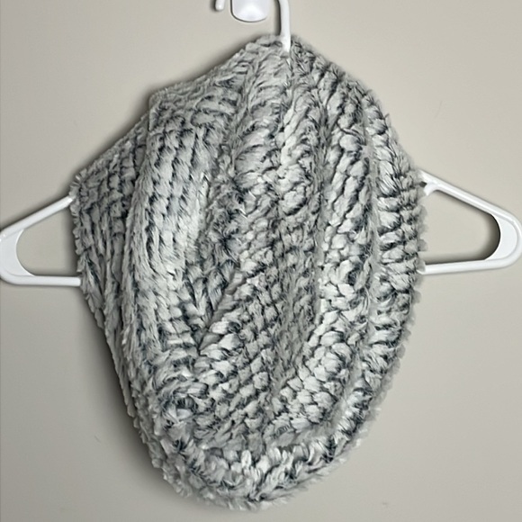 Faux Fur White & Dark Gray Furry Short Infinity Scarf- Soft- OS - Picture 4 of 6